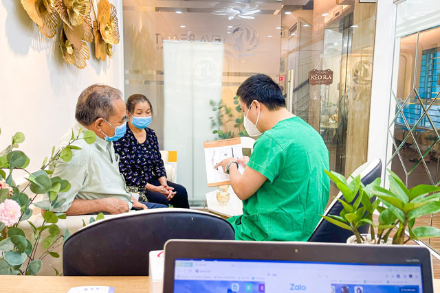 hiện tượng đau nhói như kim châm đi khám